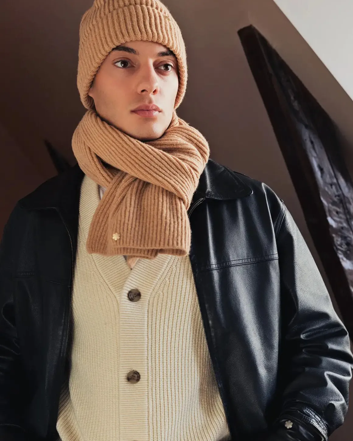 ALEX HUE - ULD - M