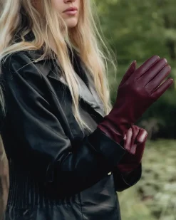 ANNA - MØRKERØD