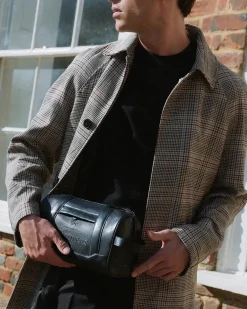 CROWN TOILETRY BAG