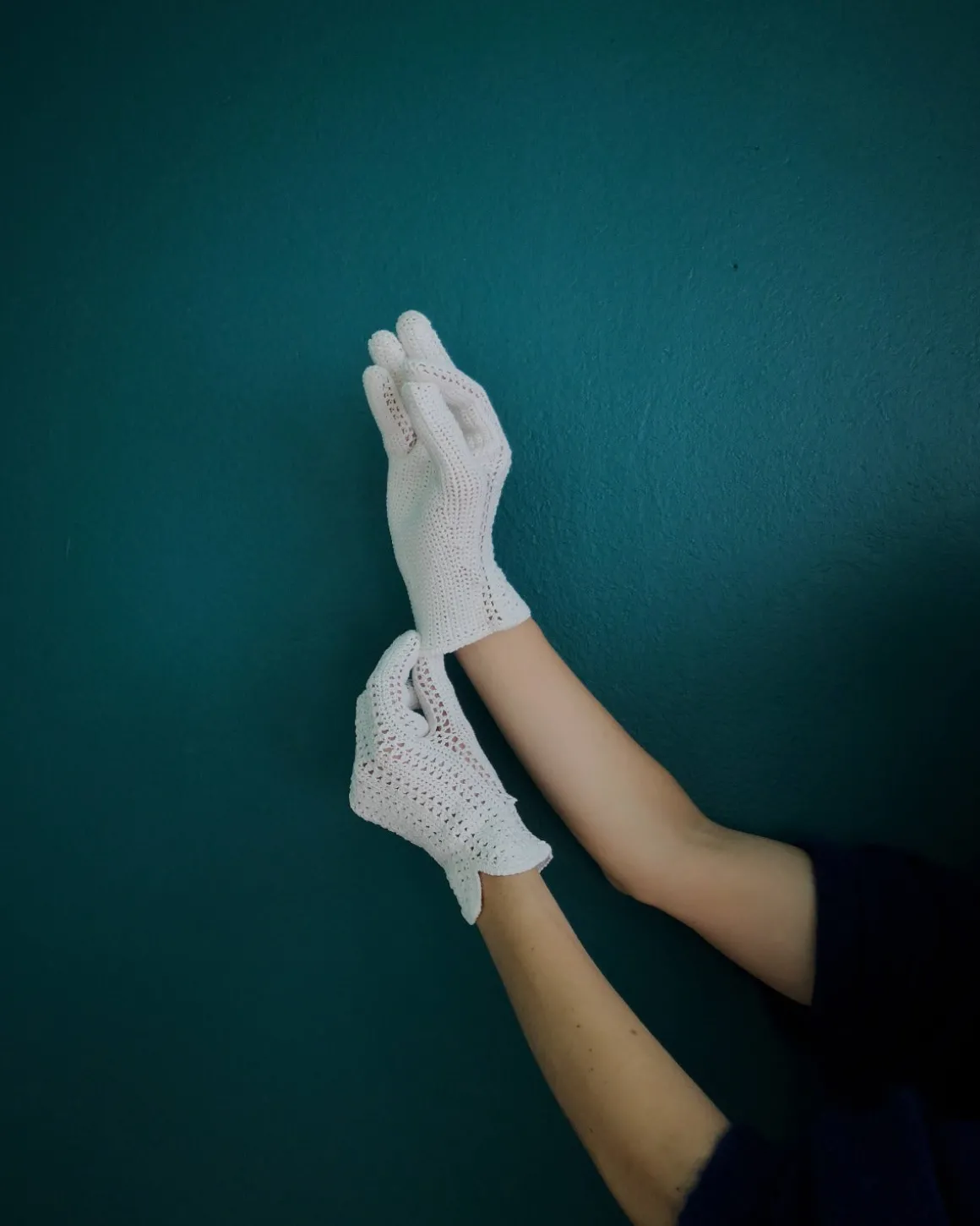 PROTECTIVE CROCHET GLOVES