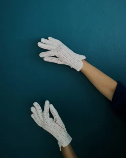 PROTECTIVE CROCHET GLOVES