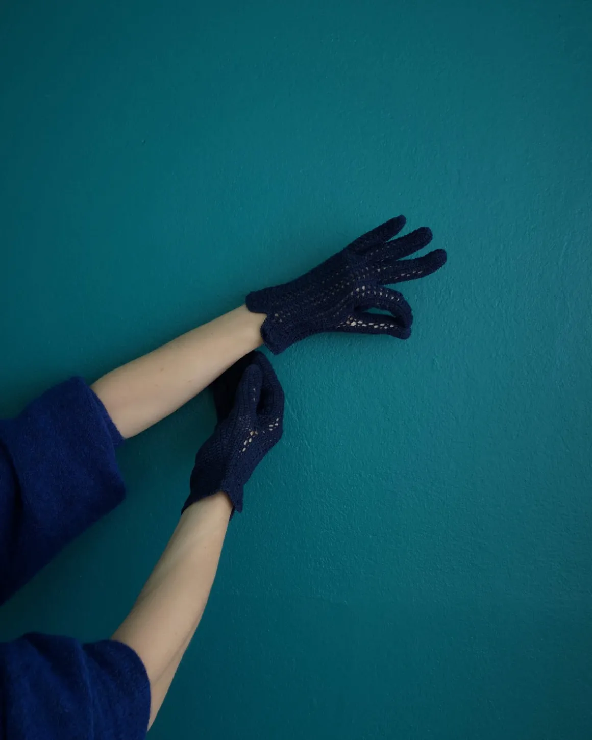 PROTECTIVE CROCHET GLOVES