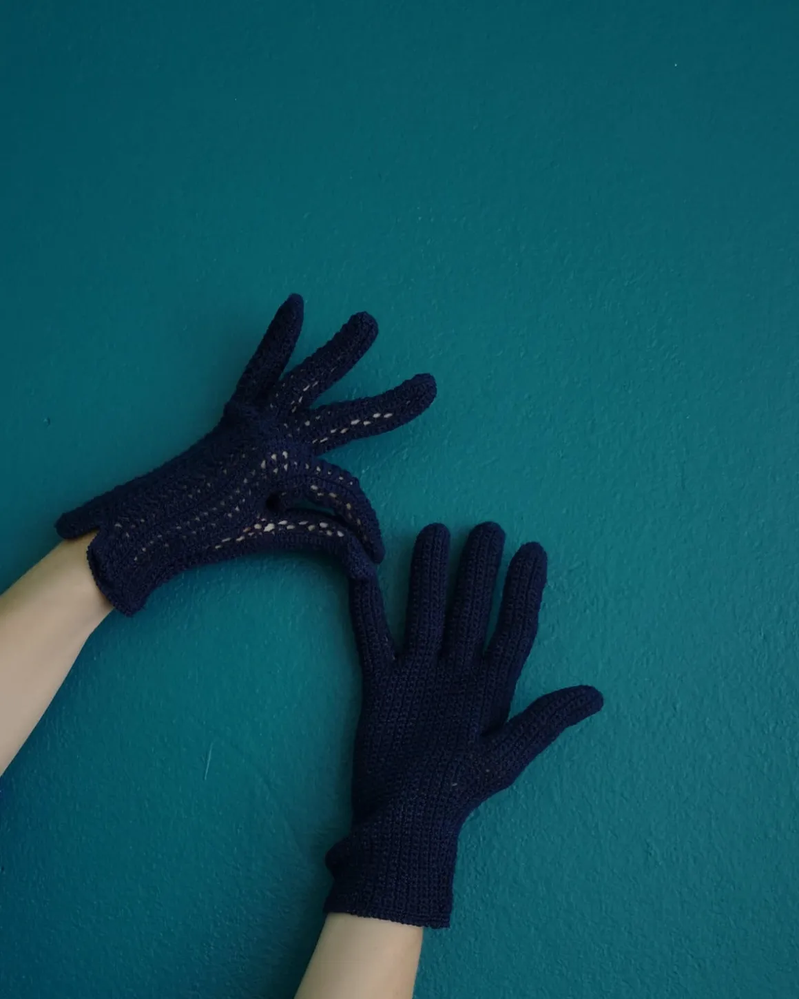 PROTECTIVE CROCHET GLOVES